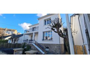 LA BAULE  GRANDE MAISON FAMILIALE ENTIEREMENT RÉNOVÊE