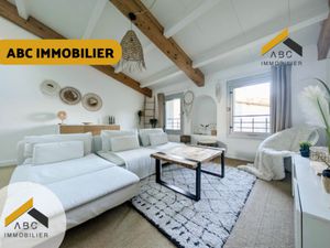 SUPERBE APPARTEMENT MEUBLE NICHÉ SOUS LES TOITS - 1 CHAMBRE - CENTRE-VILLE D’ORANGE