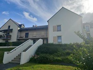 Appartement T3 - 35720 - Saint-Pierre-de-Plesguen - Box et place de stationnement