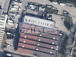 Entrepôt avec bureaux à louer