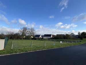 Terrain de 838 m² à Monnaie