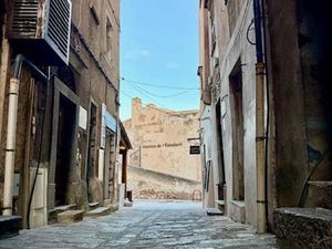 Duplex à rénover sous les toits