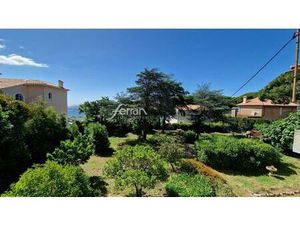 A vendre  Ste Maxime  maison composée de 2 appartements