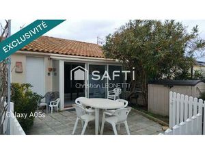 Maison en bord de la lagune avec une belle terrasse