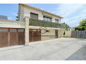 Maison en Location Villecresnes 6 pièce(s) 141 65 m2