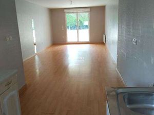 Location Appartement 3 pièces à La Roche-sur-Yon (85000) : à louer 3 pièces / 68m² La Roch