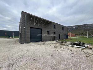 Vente Local commercial 400 m2 à Virignin