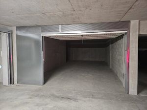 Grand garage de 58m² 06700 Saint Laurent du Var
