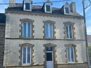 29520 Châteauneuf du Faou proche bourg maison familiale louée 700 / mois