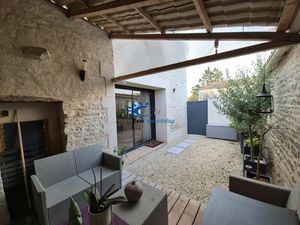 MAISON CHARENTAISE 4 CHAMBRES PARKING