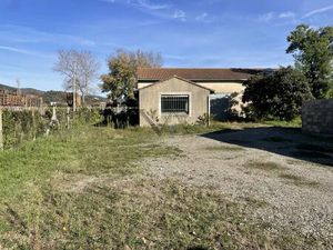 BATIMENT AVEC ENTREPOT ET BUREAUX