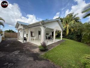 A VENDRE VILLA F4 + 2 STUDIOS REDOUTE  Martinique