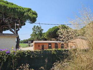 Hyères Port Saint-Pierre - Terrain constructible - 352m2 d'emprise possible.