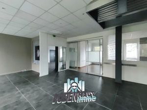 Bureaux Vide 183 m²