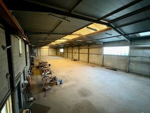 A VENDRE LOCAL D'ACTIVITÉ 1 200 M2 CUVILLY PROX. A1