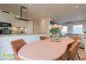 Gerenoveerde woning met loods  oprit en tuin te Grembergen