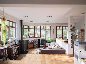 Gezinswoning met 3 slaapkamers  tuin  garage in rustige wijk bij Gent.