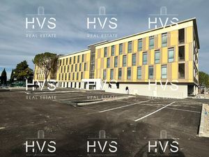 Location Local Professionnel 1 979m² AIX EN PROVENCE 13290