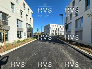 Location Local Professionnel 822m² GARDANNE 13120