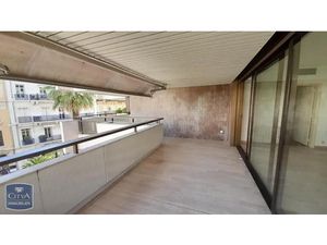 Appartement à louer 2 pièces 73.7 m² - Cannes (06) - 1 776€