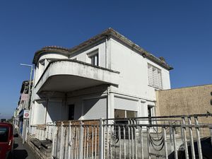 Location Local Professionnel 213m² ANGOULEME 16000