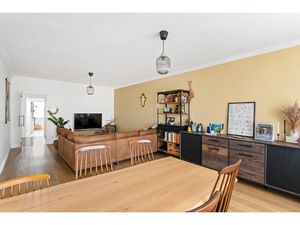 Appartement te koop in Hemiksem met 2 slaapkamers