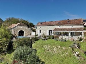 Proche d'Eymet - Magnifique propriété de 5 chambres avec vues sur le lac et piscine