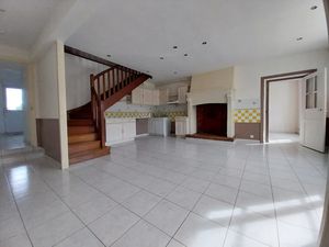 Vente ferme 5 pièces 122 m² à Saint-Père-Marc-en-Poulet (35430)  309 750 €