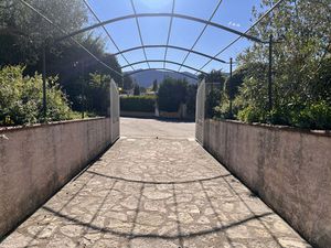 Vente maison 5 pièces 137m2 Gémenos 13420 - 890000 € - Surface Privée