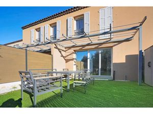 Vente villa 4 pièces 74 m² à Ollioules (83190)  367 000 €