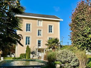Maison à vendre à Montmoreau (16190) - Charente