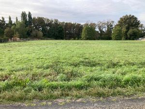Vente terrain 1700 m² Camps-sur-l'Isle (33660)