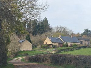 Vente maison 9 pièces 379 m² à Saint-Hilaire-en-Morvan (58120)  430 000 €