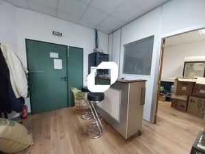 A LOUER  SURFACE EN REZ-DE-CHAUSSEE