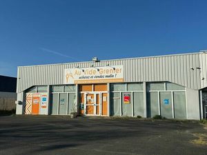 Vente commerce 1000 m² Saint-Cyr-sur-Loire (37540)