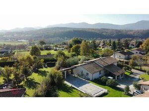 Villa avec très belle vue sur les Pyrénées