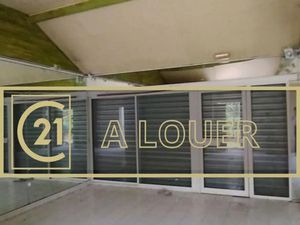 Sud de Caen - A LOUER - Local commercial avec vitrine de 30 m²