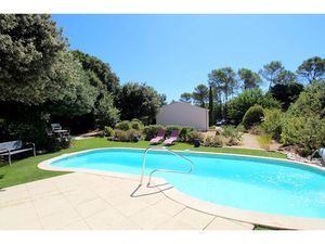 Vente maison 5 pièces 121 m² à Garéoult (83136)  520 000 €