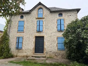 Vente ferme 9 pièces 250 m² à Tauriac-de-Naucelle (12800)  800 000 €