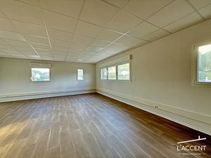 Vente locaux professionnels 67 m² à Caveirac (30820)  210 000 €