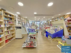 Vente locaux professionnels 77 m² à La Grande-Motte (34280)  145 000 €