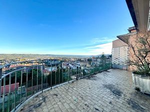 Vente appartement 3 pièces 75 m² à Grasse (06130)  170 000 €