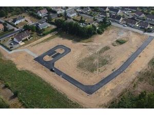 Terrain à bâtir de 471 m² à MONTFORT-LE-GESNOIS (72)