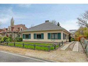 Bungalow de 176 m² avec garage et jardin