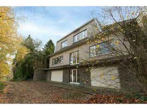 Villa quatre façades à rénover sur 90 ares