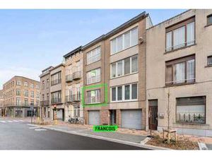 Confortable appartement de deux chambres avec terrasse dans…