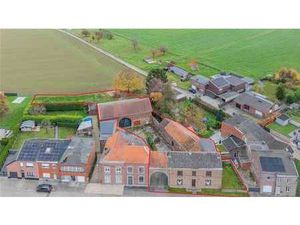 Ensemble immobilier de caractère à Juprelle