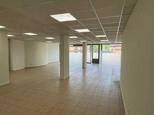 Rez commercial de 141 m² à vendre ( ou à louer )