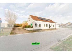 Maison jumelée prête à emménager sur un terrain spacieux à …