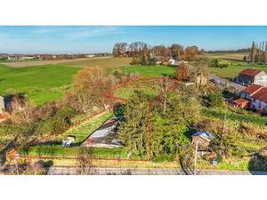 Terrain à bâtir de +/- 35 ares pour villa 4 façades